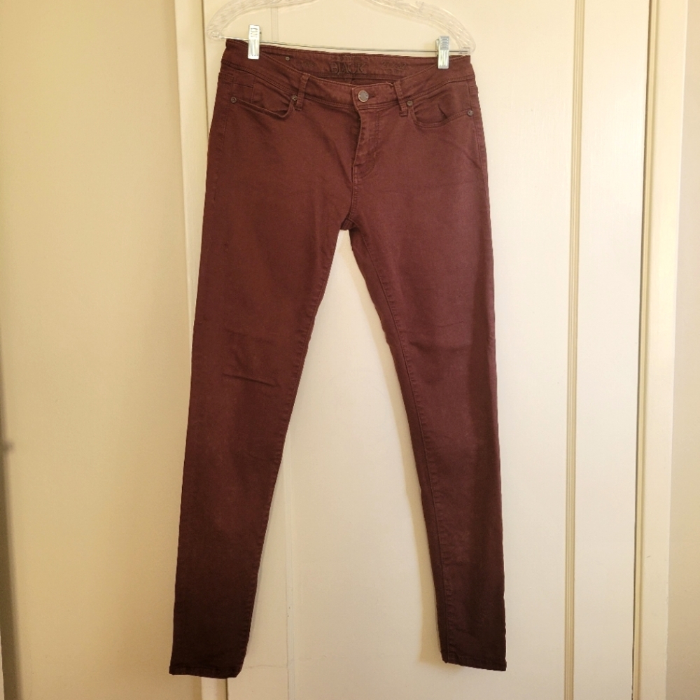 Buckle Skinny Jeans 27x32